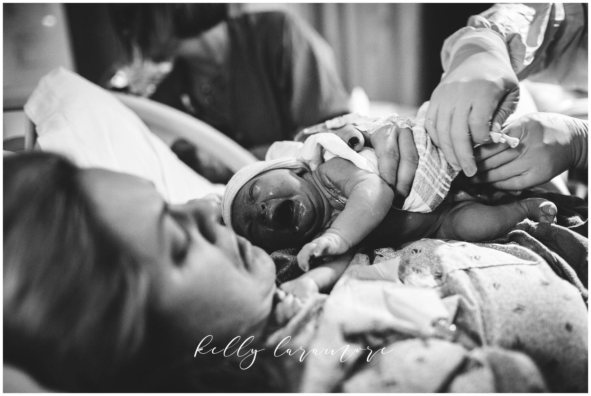 st louis birth story photographer, st louis family photographer, missouri baptist birth center birth, delivery room, baby girl