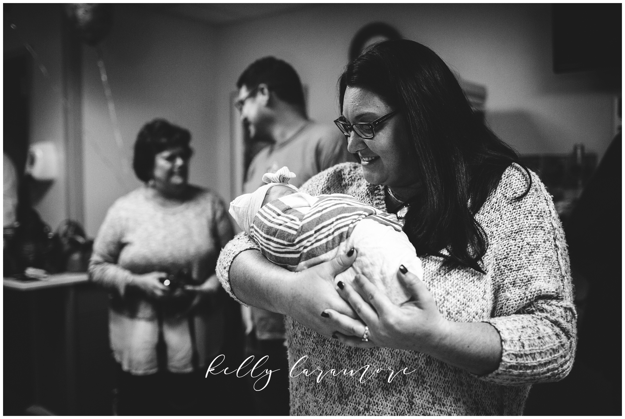 st louis birth story photographer, st louis family photographer, missouri baptist birth center birth, delivery room, quiet moments
